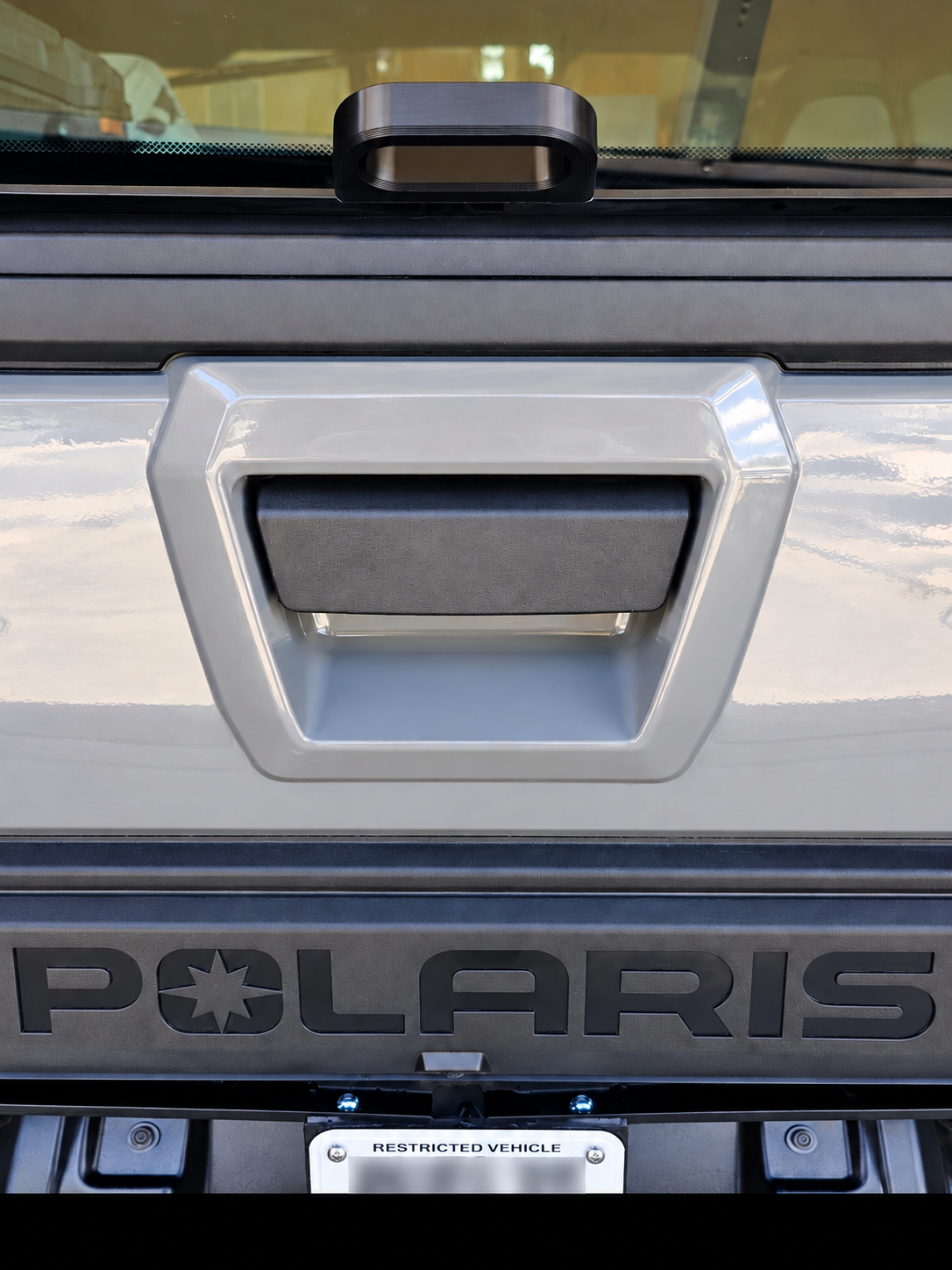 Polaris. Xpedition ADV. Rear Glass Handle